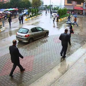 Beltéri és kültéri biztonsági kamera szett 9 Kültéri kamera az esőben