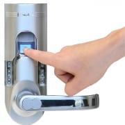 Ujjlenyomat olvasó biometrikus azonosítás a vagyonvédelemben